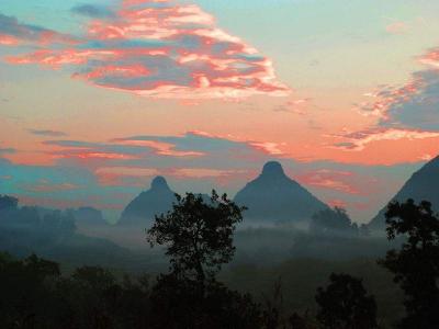 Double Breasts Mountains